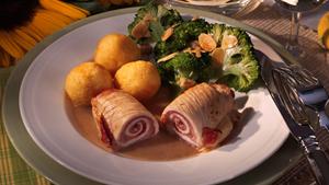 Rezept Geflügelroulade mit Käse-Schinken-Füllung